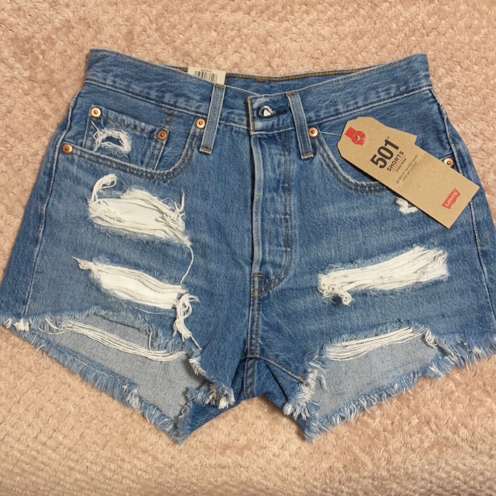 NWT Levi’s 501 high rise shorts